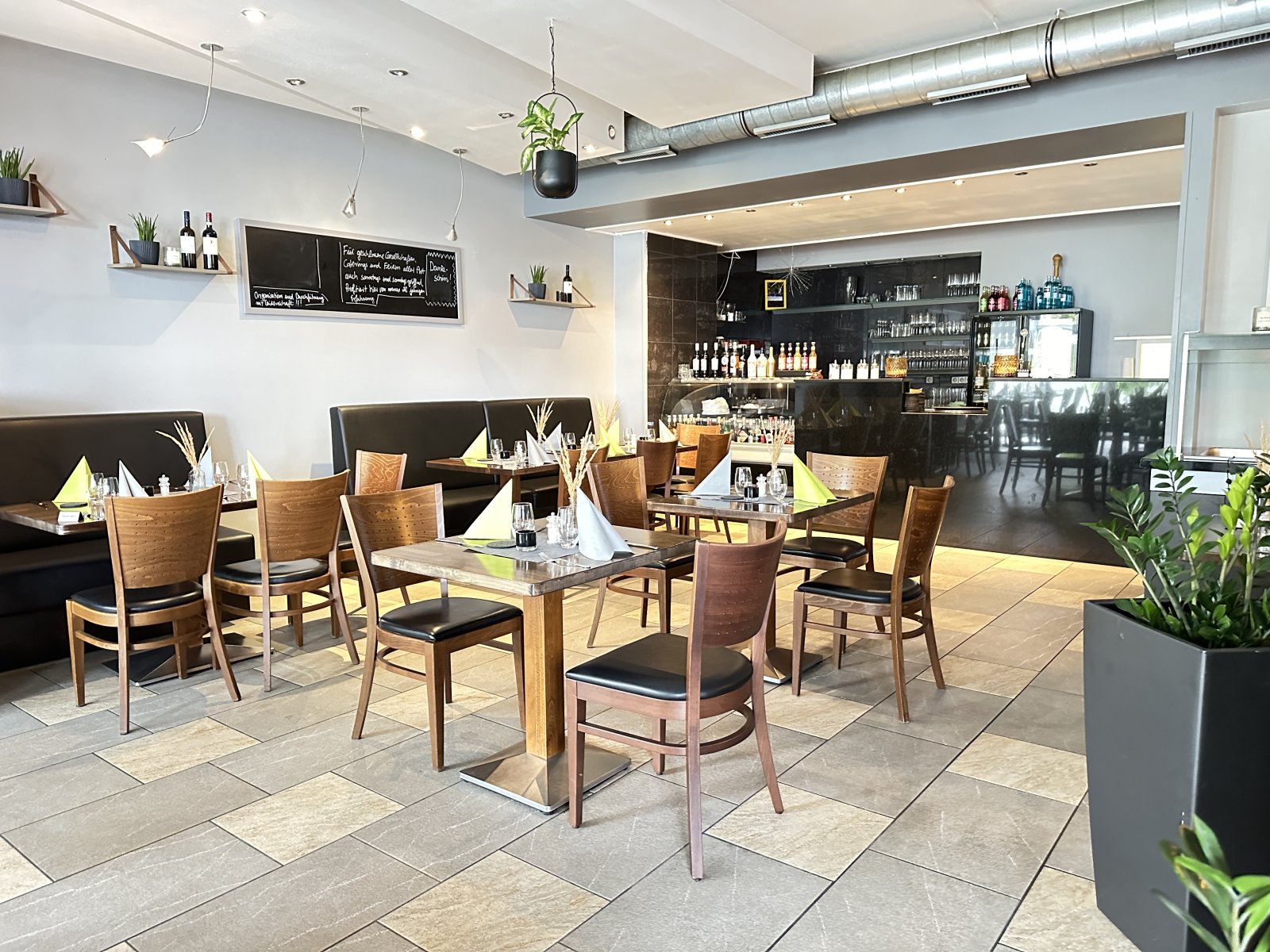 Traum vom eigenen Restaurant? Übernahme gut laufender Gastro in Mainz-Hechtsheim (Gewerbegebiet)
