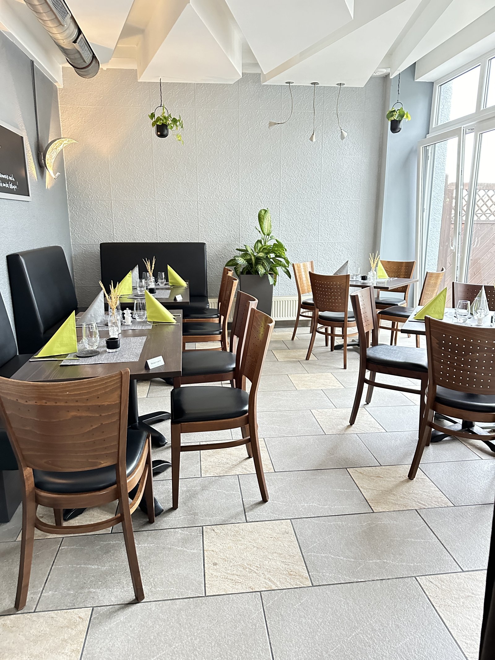 Traum vom eigenen Restaurant? Übernahme gut laufender Gastro in Mainz-Hechtsheim (Gewerbegebiet)