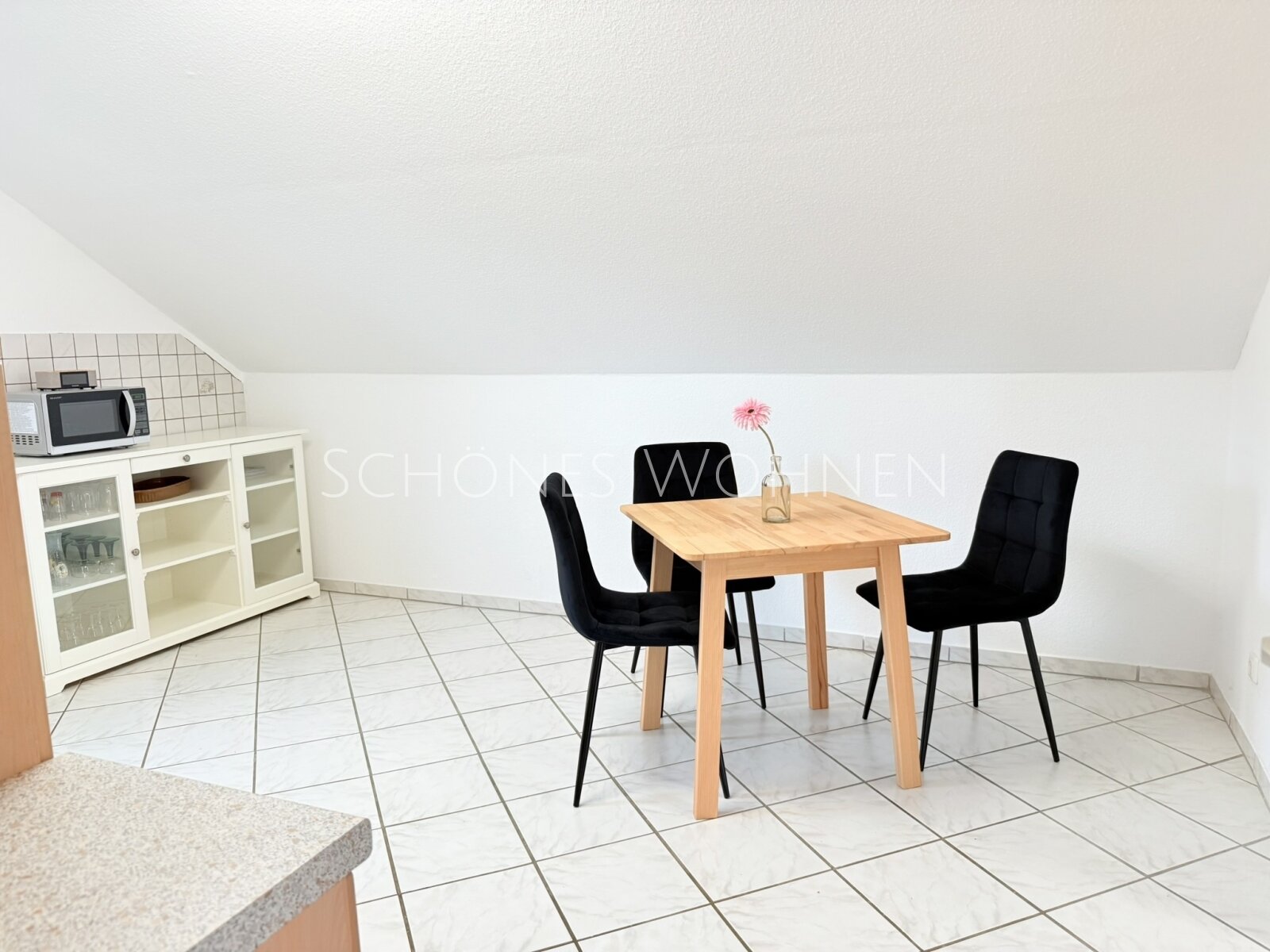 Weinbergsblick inklusive - Ferienwohnung in Bodenheim | möbliertes Wohnen 