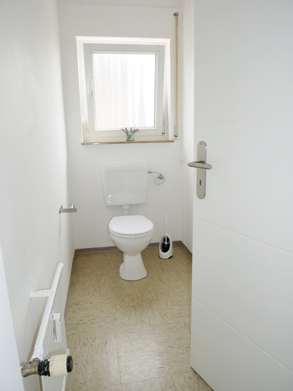 helle, moderne & großzügige Ferienwohnung in Bodenheim