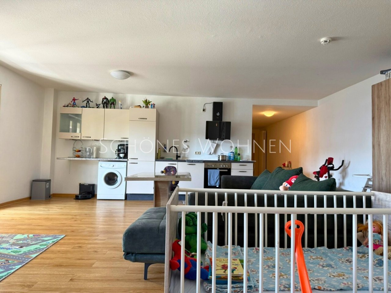  Wohnzimmer + Küche