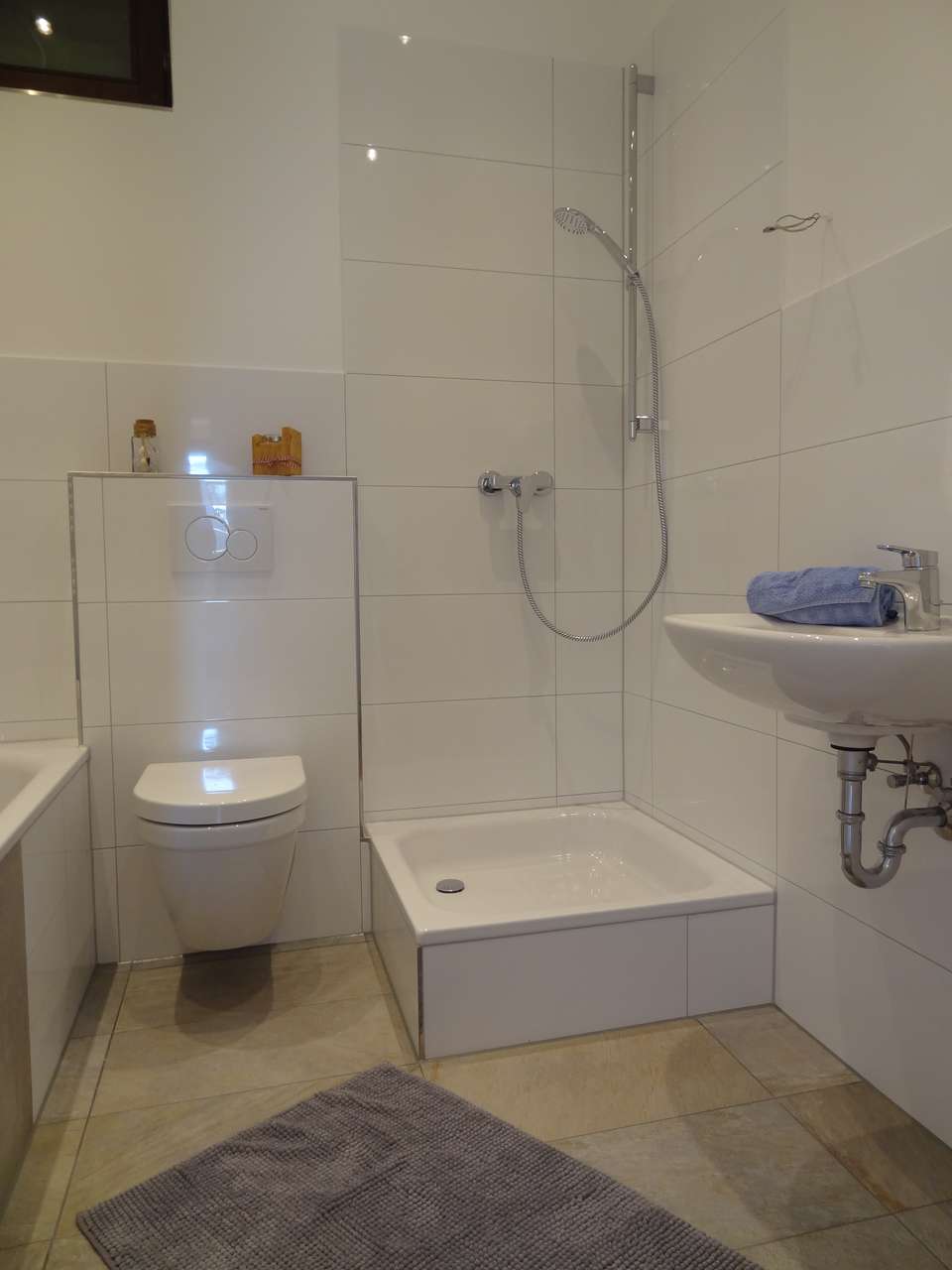 13 - Bad OG Dusche 13 - Bad OG Dusche