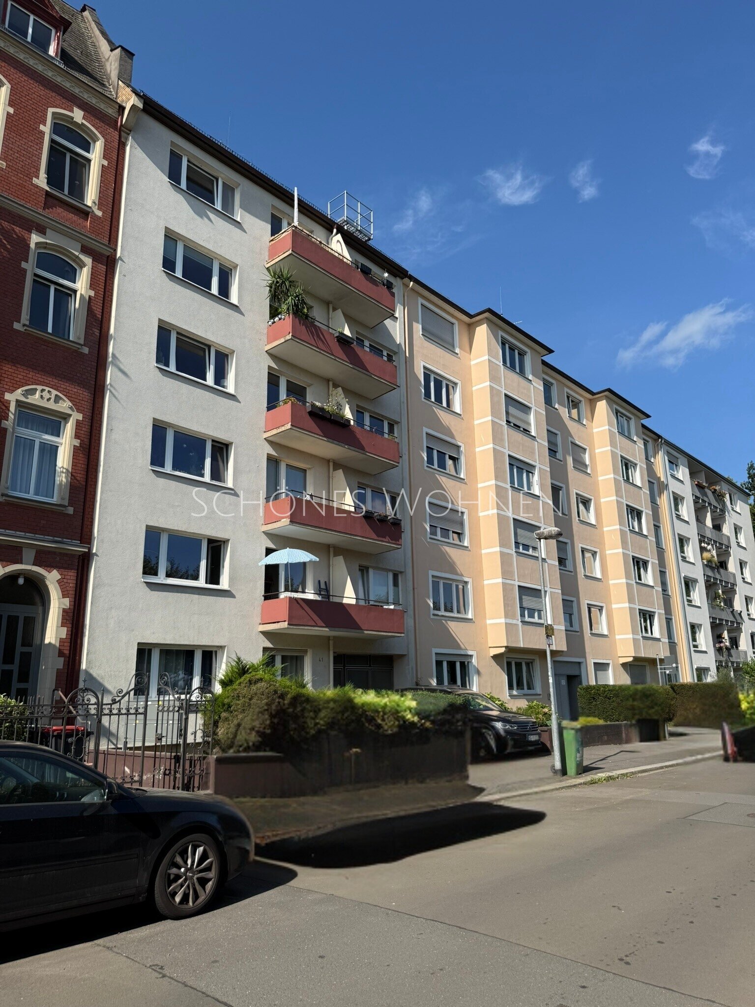 Straßenansicht Straßenansicht