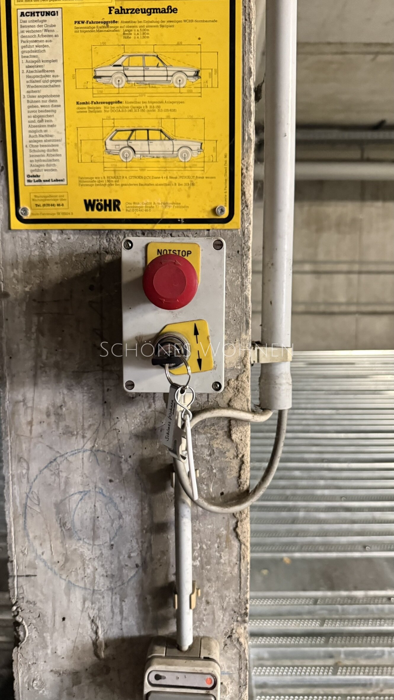  Infoschild + Schlüssel