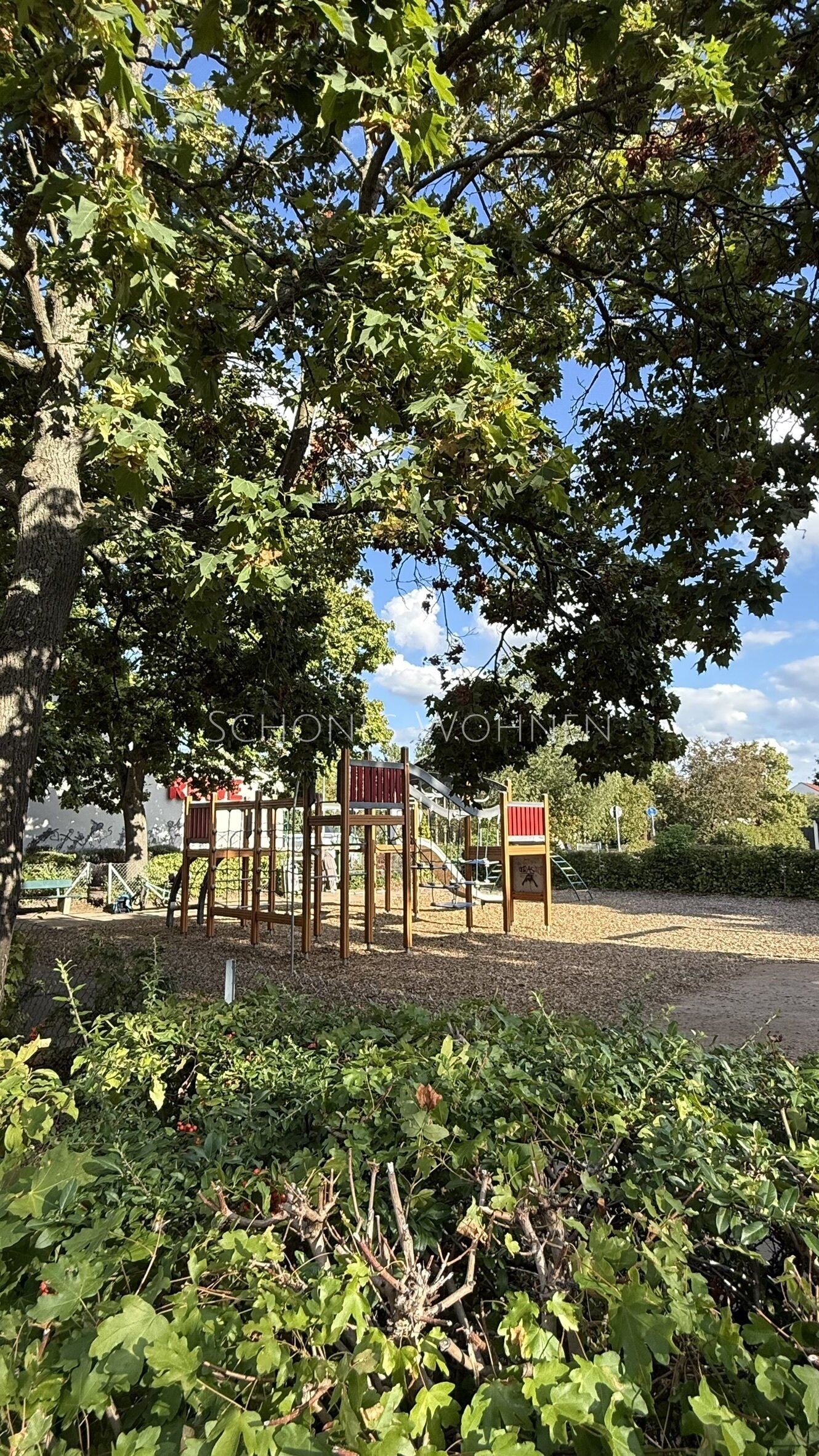 Spielplatz vorm Haus Spielplatz vorm Haus